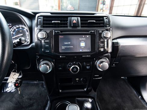 Used 2017 Toyota 4Runner TRD Off-Road image 40