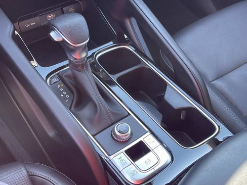 Certified 2025 Kia Telluride LX image 26