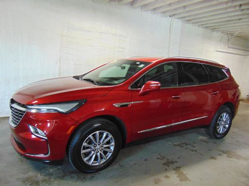 Used 2024 Buick Enclave Premium FWD image 2