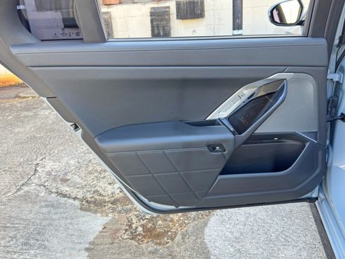 Used 2023 BMW 740i w/ Parking Assistance Package RWD image 53
