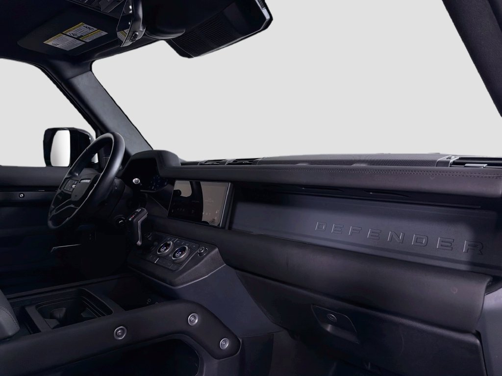 Certified 2024 Land Rover Defender 110 X-Dynamic SE AWD/4WD image 31