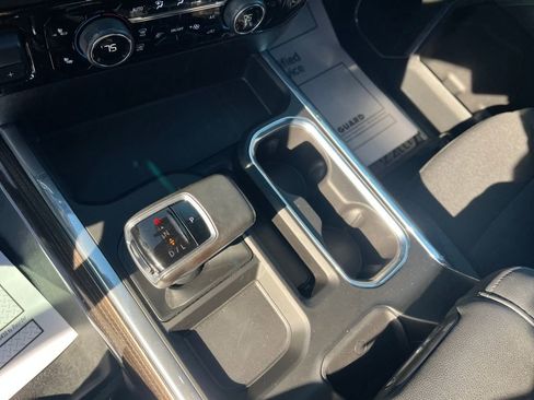 Used 2025 Chevrolet Silverado 1500 LT image 16