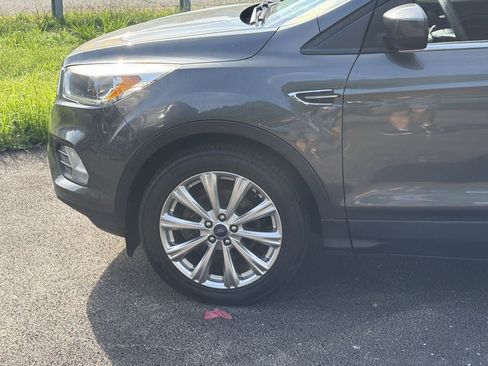 Used 2018 Ford Escape SE FWD image 9