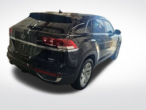 Used 2020 Volkswagen Atlas Cross Sport SE w/ Towing Package AWD/4WD image 2