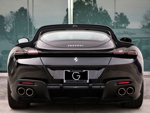 Used 2022 Ferrari Roma image 8