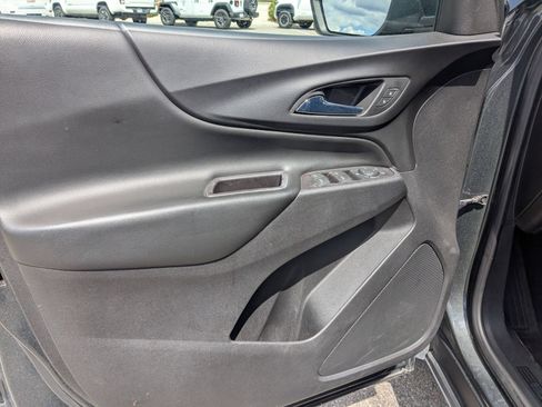 Used 2020 Chevrolet Equinox LT FWD image 12