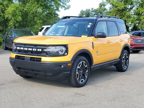 Certified 2023 Ford Bronco Sport Outer Banks w/ Tech Package AWD/4WD image 2