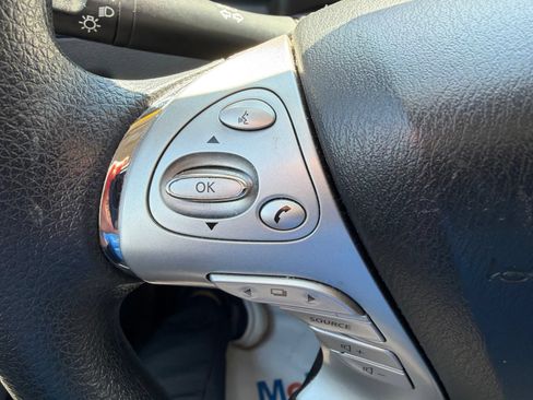 Used 2018 Nissan Murano S AWD/4WD image 12
