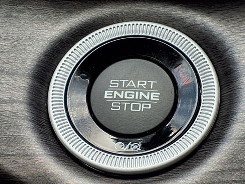 Used 2023 Jeep Grand Cherokee Overland RWD image 15