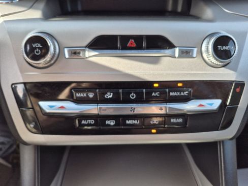 Certified 2022 Ford Explorer XLT w/ Equipment Group 202A image 19