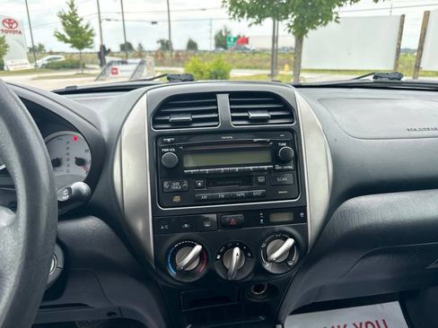 Used 2004 Toyota RAV4 4WD image 21