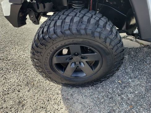 Used 2012 Jeep Wrangler Rubicon w/ PWR Convenience Group image 5