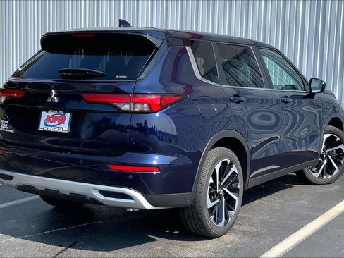 Used 2024 Mitsubishi Outlander SE AWD/4WD image 11