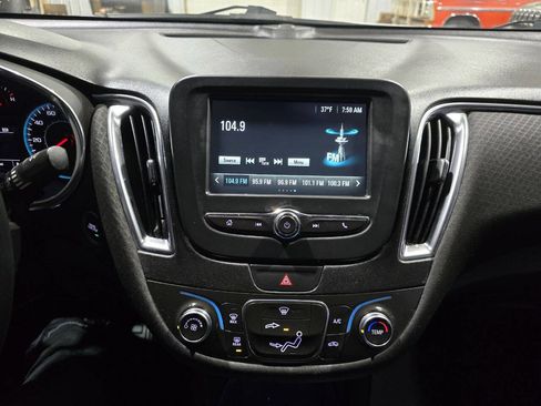 Used 2018 Chevrolet Malibu LT image 36