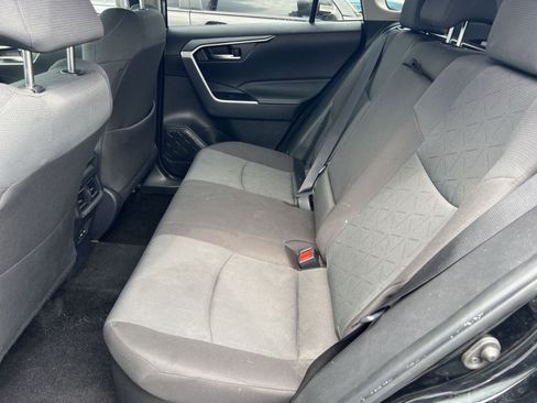 Used 2025 Toyota RAV4 XLE AWD/4WD image 22
