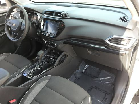 Used 2023 Chevrolet TrailBlazer LT w/ Convenience Package FWD image 25