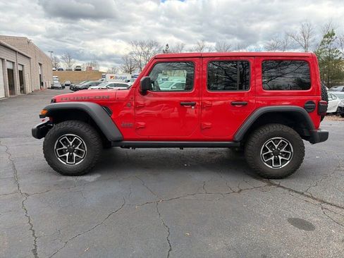 Used 2025 Jeep Wrangler Unlimited Rubicon w/ Convenience Group image 8