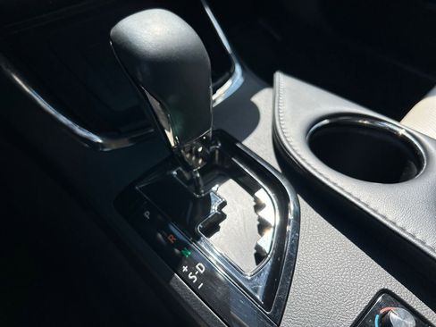 Used 2016 Toyota Avalon Limited FWD image 16
