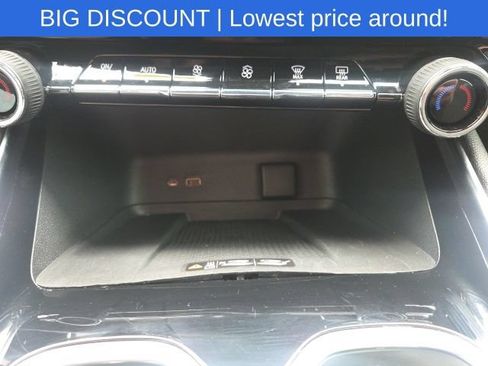 Used 2024 Chevrolet Traverse LT w/ LPO, Floor Liner Package FWD image 35