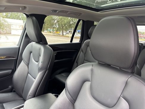 Used 2019 Volvo XC90 T5 Momentum w/ Multimedia Package image 35
