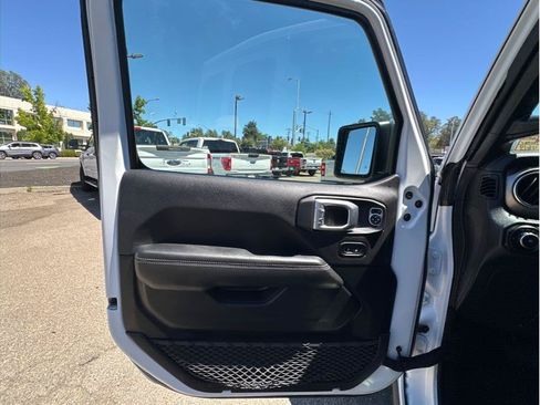 Used 2021 Jeep Wrangler Unlimited Rubicon AWD/4WD image 14