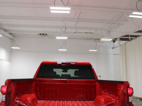 Used 2025 Chevrolet Silverado 1500 LT AWD/4WD image 23