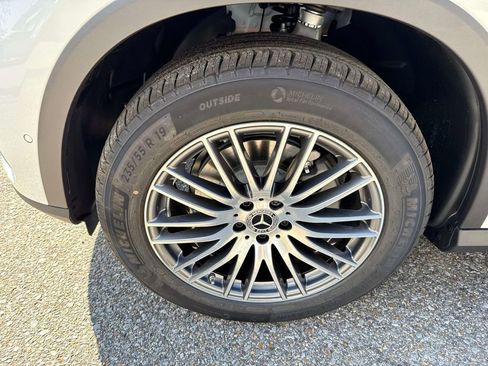 New 2026 Mercedes-Benz GLC 300 4MATIC image 3
