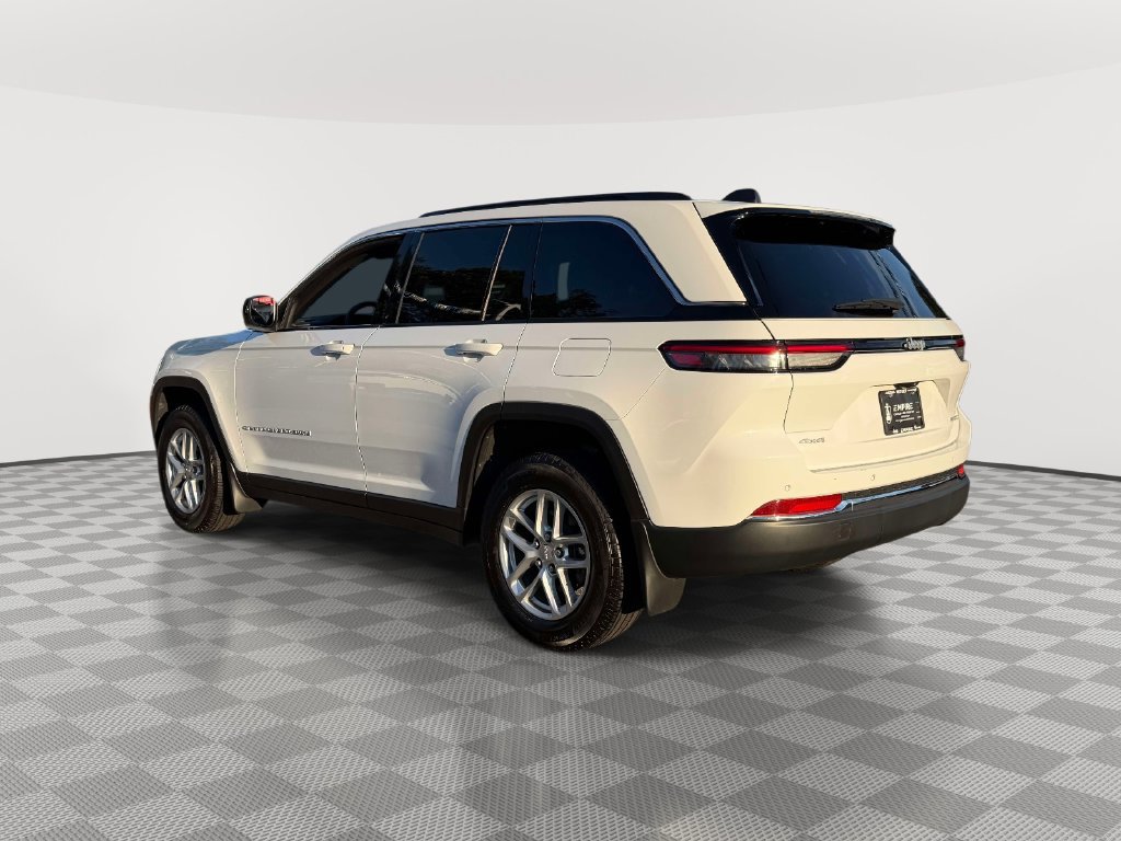 Used 2025 Jeep Grand Cherokee Laredo X w/ Luxury Tech Group I AWD/4WD image 7