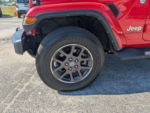 Used 2023 Jeep Gladiator Overland AWD/4WD image 10