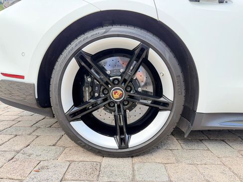 Used 2020 Porsche Taycan Turbo S image 33