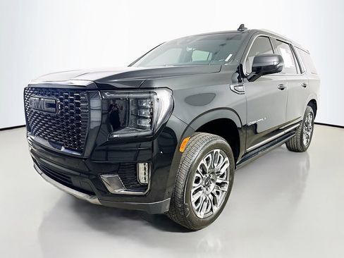 Used 2023 GMC Yukon Denali Ultimate AWD/4WD image 3