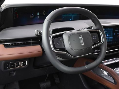 New 2026 Lincoln Nautilus Reserve AWD/4WD image 11