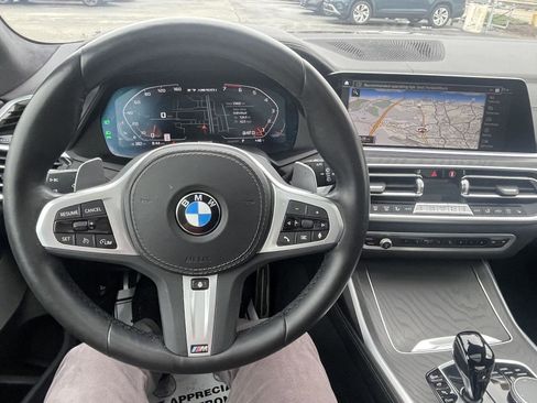 Used 2022 BMW X7 M50i w/ Cold Weather Package image 16