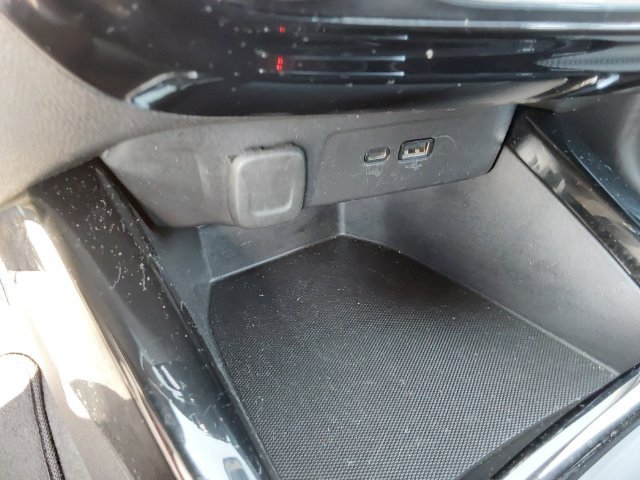 Used 2025 Chevrolet Trax LT FWD image 31