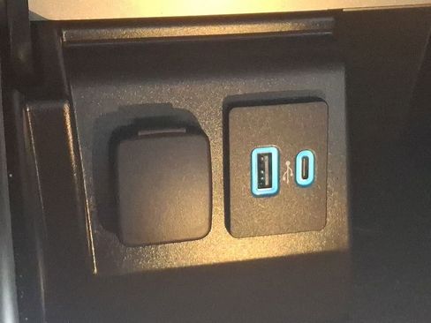 Used 2023 Ford Explorer XLT w/ Equipment Group 202A image 26