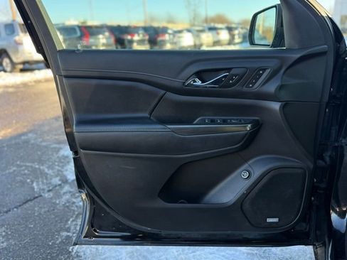 Used 2019 GMC Acadia SLT image 12