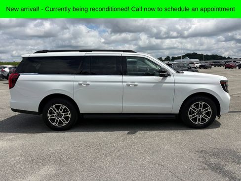 Used 2025 Ford Expedition Max Active AWD/4WD image 2