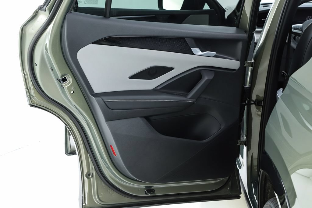 New 2026 Volkswagen Tiguan SE R-Line FWD image 56
