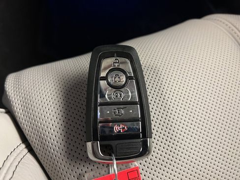 Used 2025 Lincoln Aviator Reserve w/ Equipment Group 201A image 39