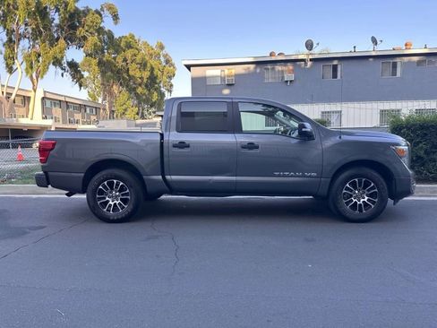 Used 2022 Nissan Titan SV image 2