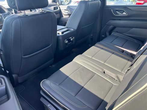 Used 2022 GMC Yukon XL SLT AWD/4WD image 13