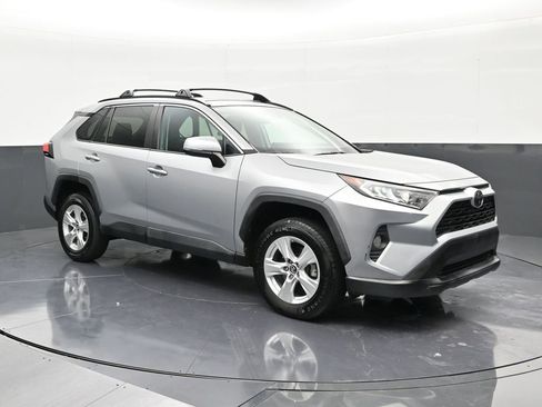 Used 2020 Toyota RAV4 XLE FWD image 7