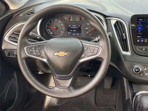 Used 2024 Chevrolet Malibu LT image 15