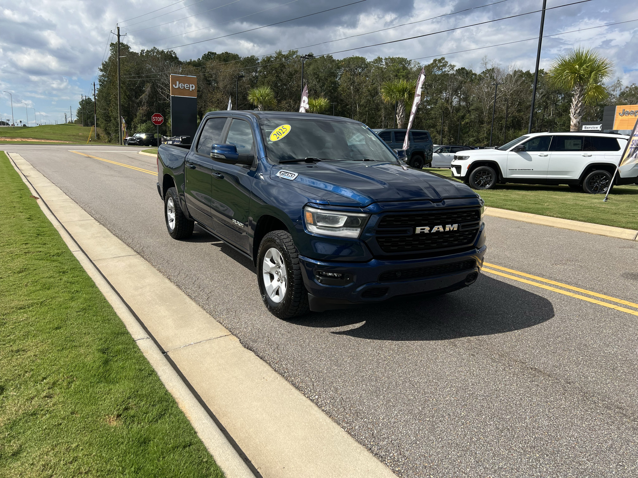 Used 2023 RAM 1500 Big Horn AWD/4WD image 1