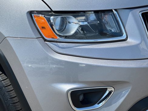 Used 2016 Jeep Grand Cherokee Limited RWD image 9