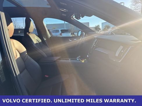 Certified 2024 Volvo XC60 T8 Ultimate w/ Protection Package Premier image 11
