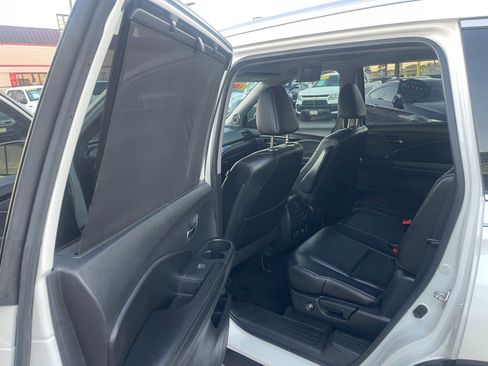 Used 2017 Honda Pilot Touring image 14