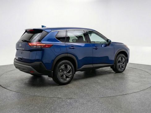 Used 2025 Nissan Rogue SV image 6