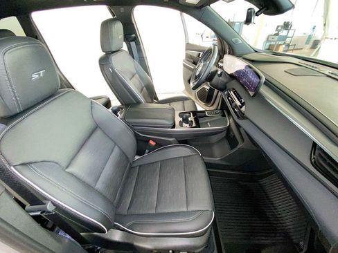 Used 2026 Buick Enclave Sport Touring w/ Power Package FWD image 24