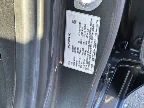 Used 2018 Tesla Model 3 Long Range image 26